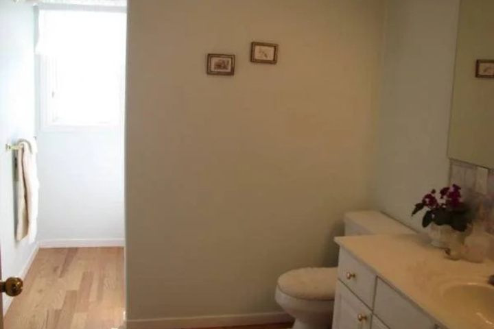 Room 5 of 6