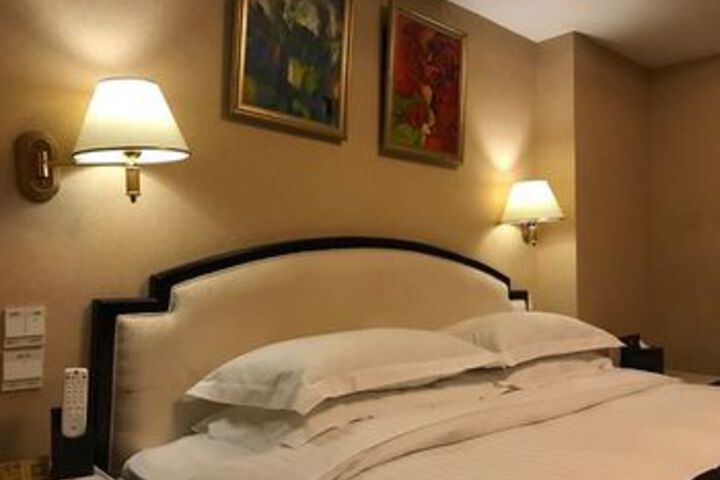 Room 14 of 43