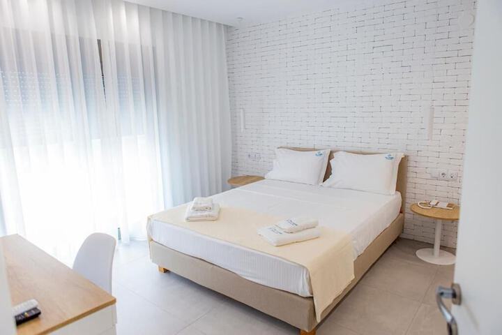 Room 7 of 19