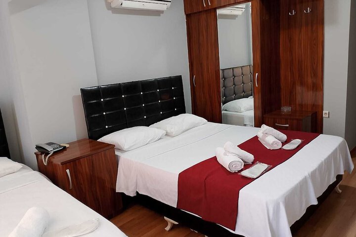 Room 9 of 25