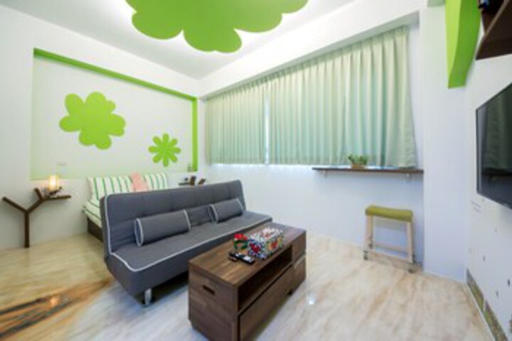 Room 13 of 19