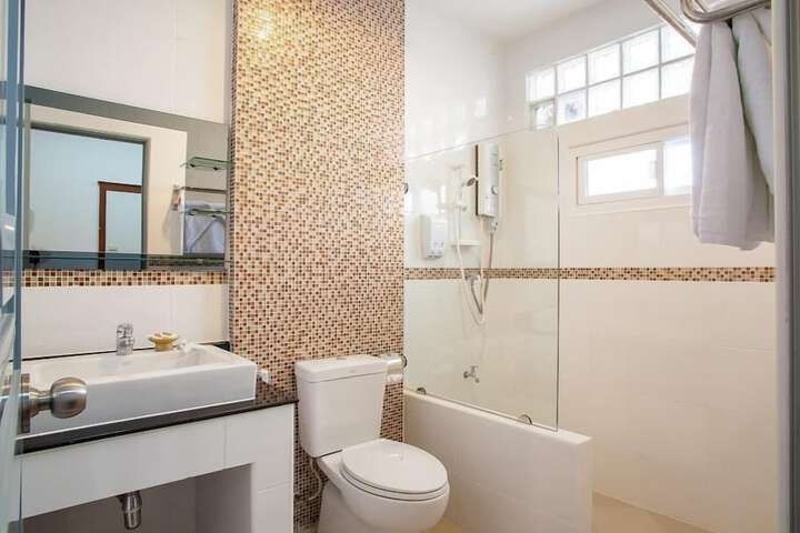 Room 4 of 20