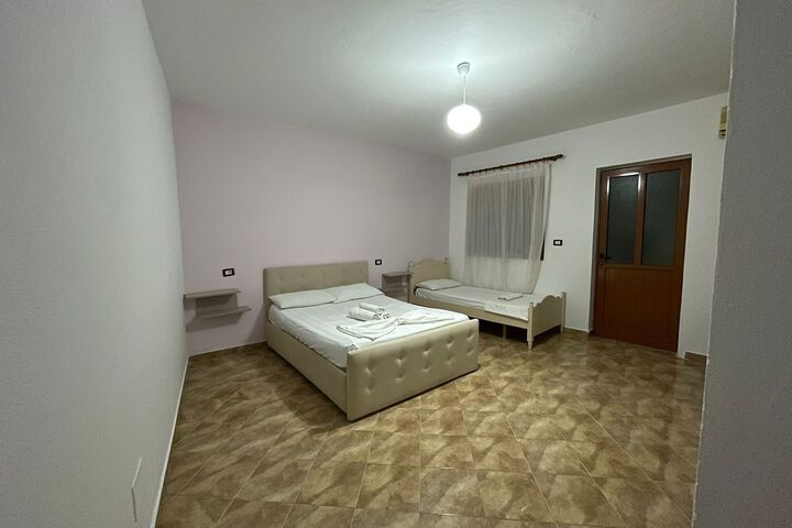 Room 11 of 14