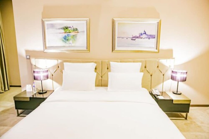 Room 26 of 110