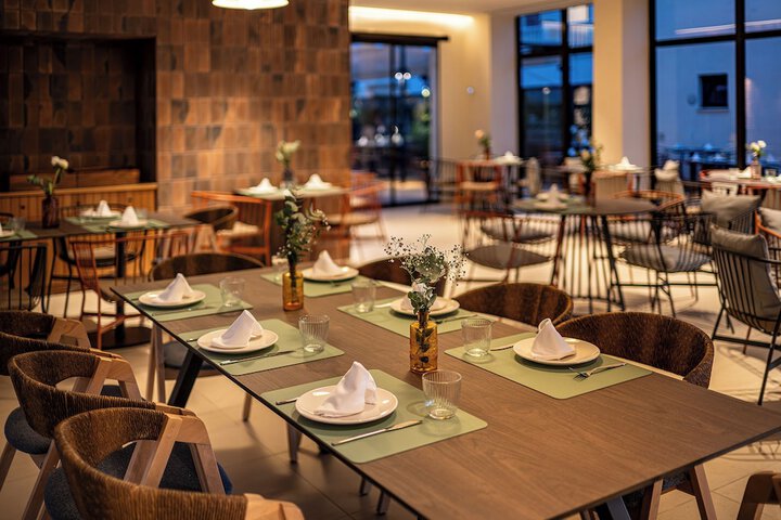 Dining 64 of 137