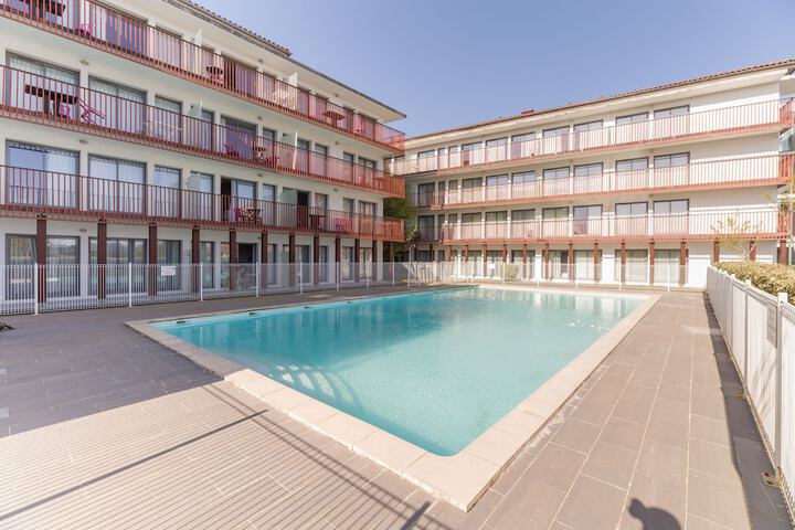 Pool Hotel