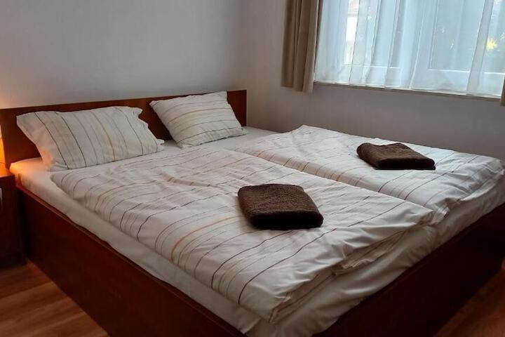 Room 4 of 35