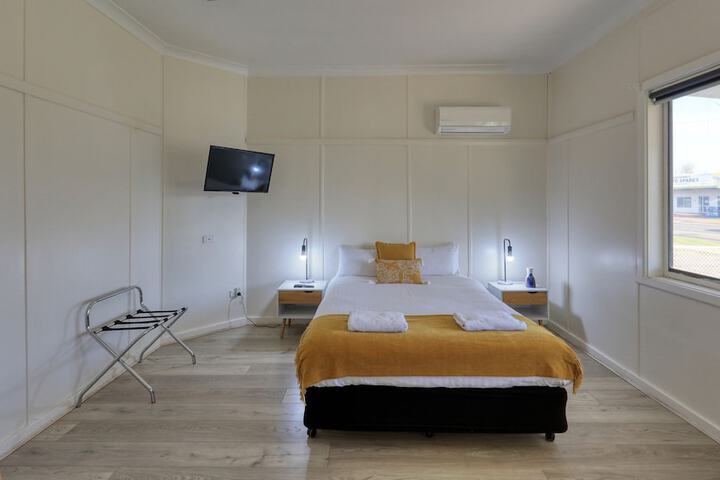 Room 12 of 52