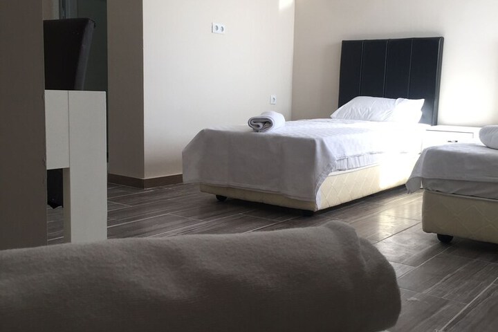 Room 8 of 19
