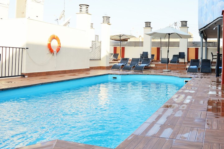 Hotel with Pool