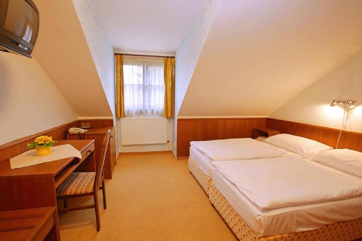 Room 5 of 64