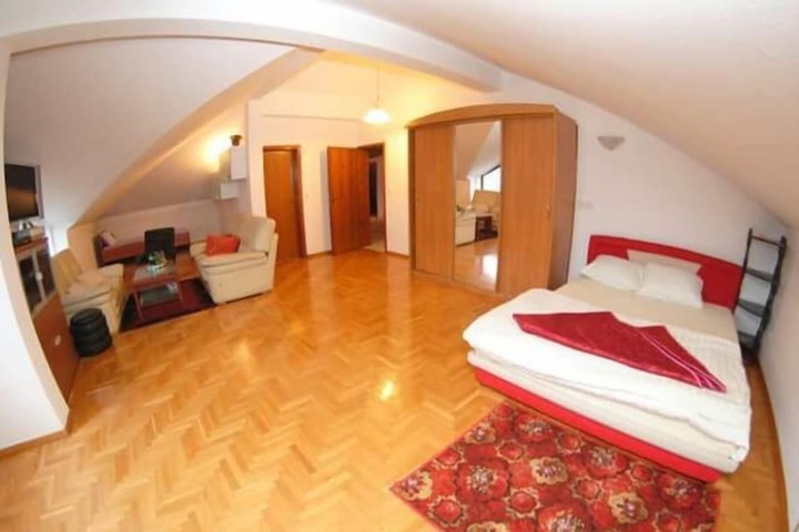 Room 8 of 20