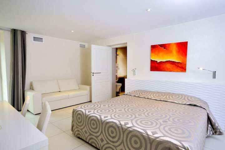 Room 13 of 54