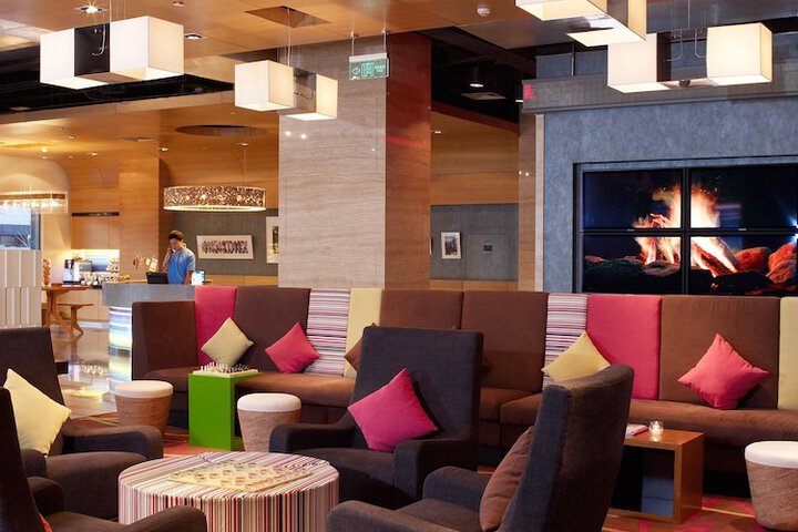 Entrance & Lobby