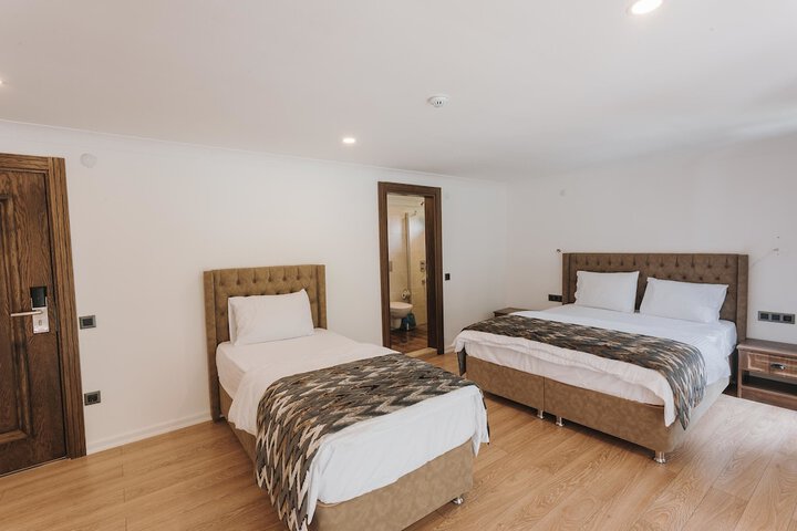 Room 12 of 29