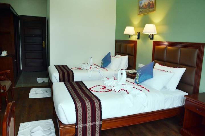 Room 2 of 11