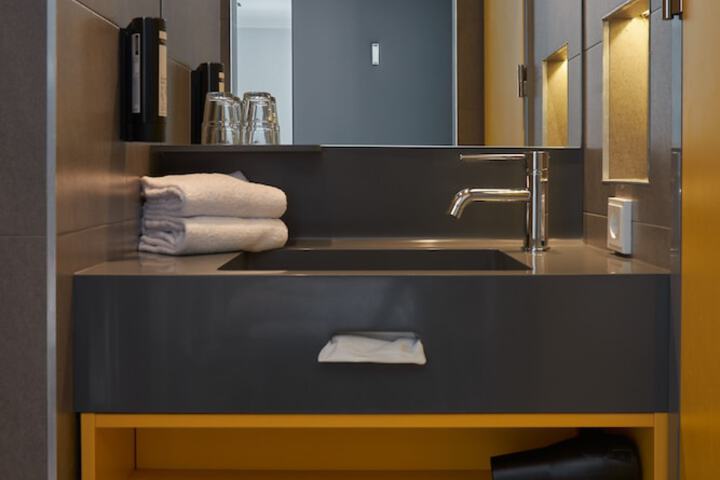 Room 34 of 55