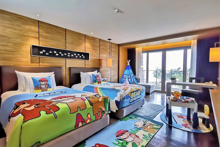 Room 9 of 43