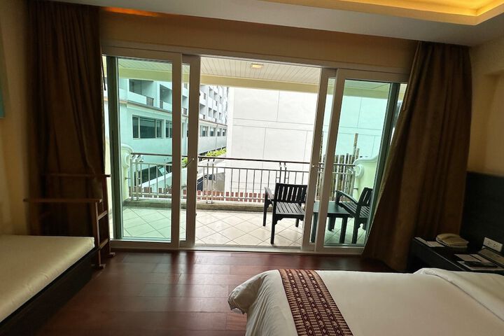 Room 19 of 90