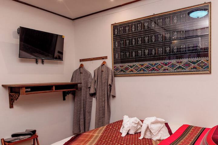 Room 27 of 86