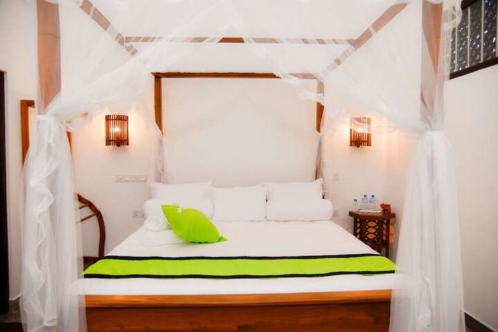 Room 2 of 49
