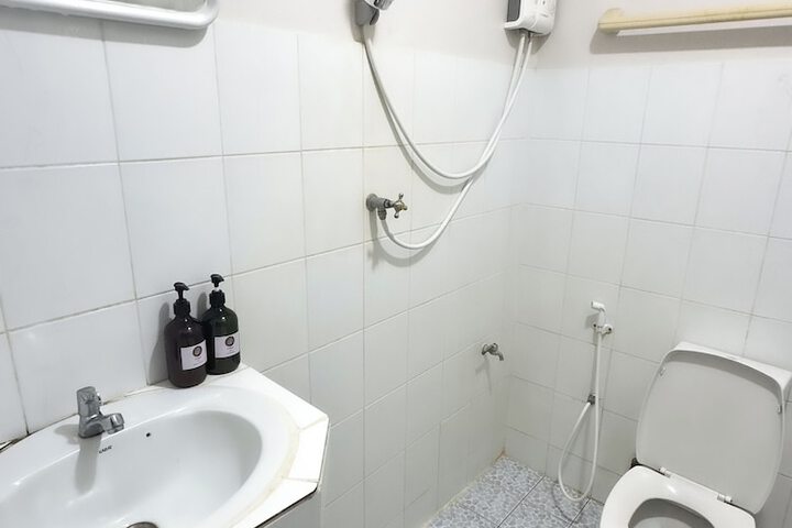 Room 13 of 22