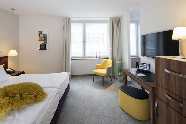 Room 19 of 64