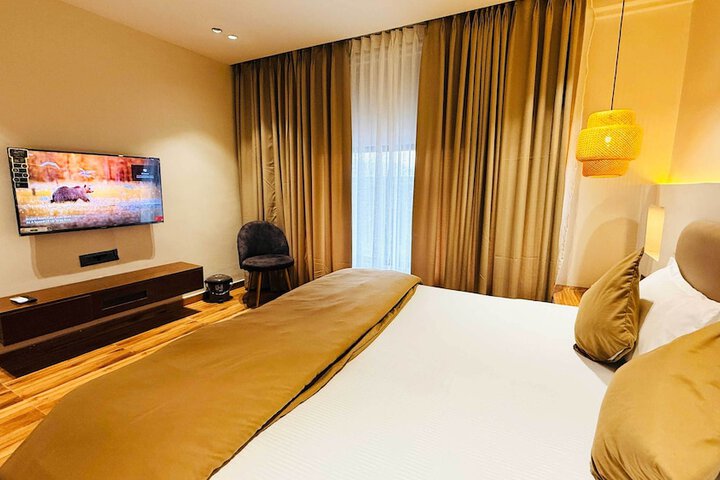 Room 68 of 104