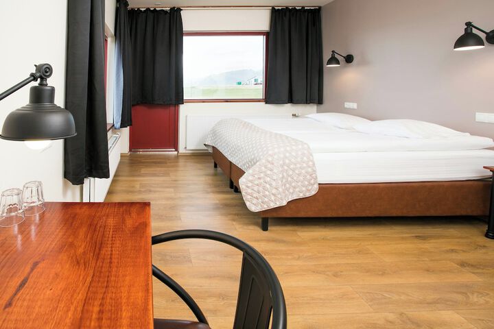 Room 52 of 167