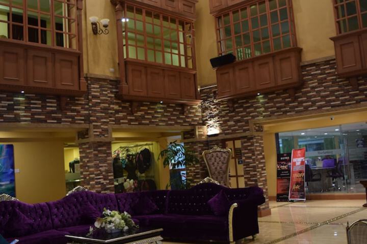 Entrance & Lobby