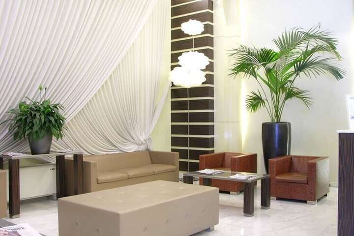 Entrance & Lobby