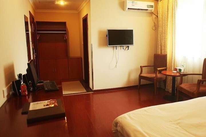 Room 7 of 20