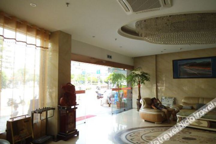 Hotel Interior 9 of 32