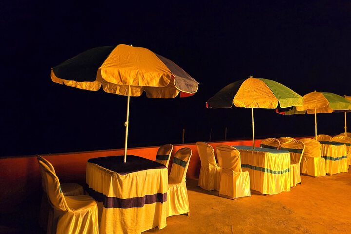 Dining 56 of 80