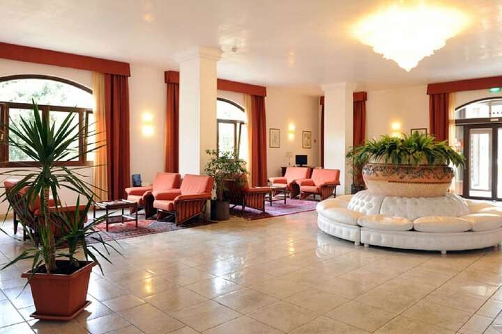 Hotel Interior 4 of 40