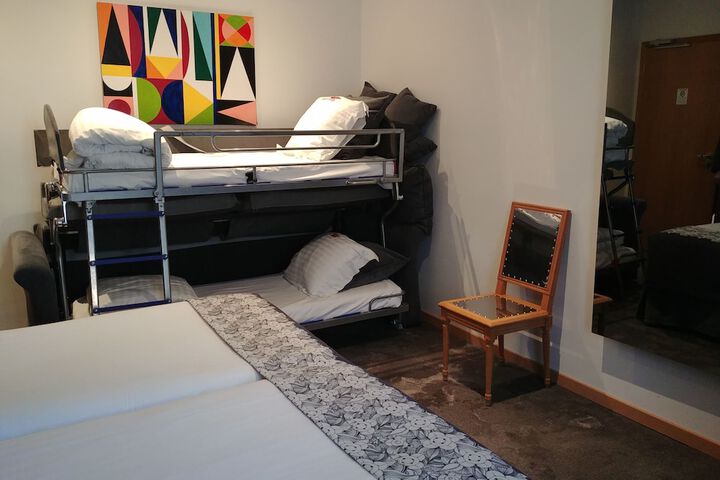 Room 47 of 104