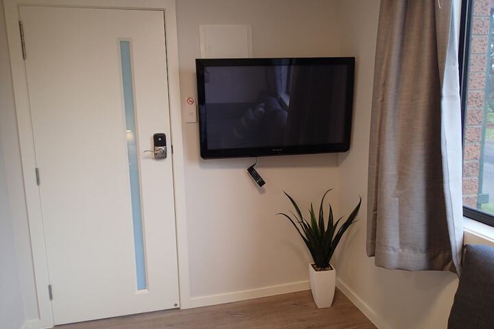 Room 13 of 220