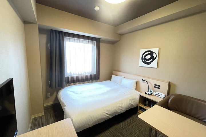 Room 5 of 20