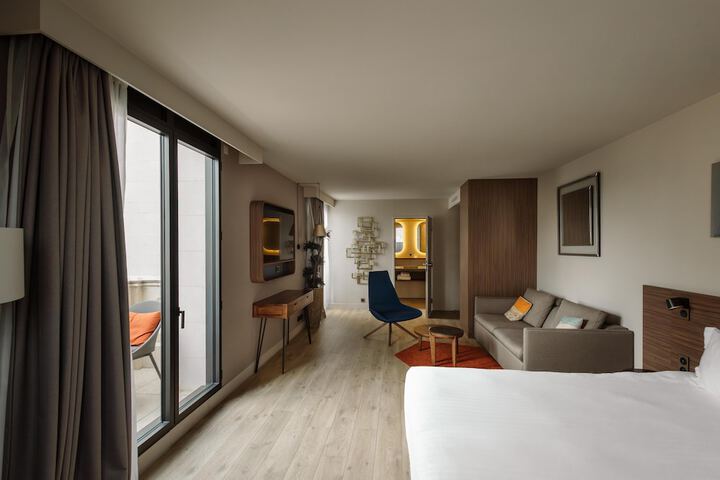 Room 41 of 106