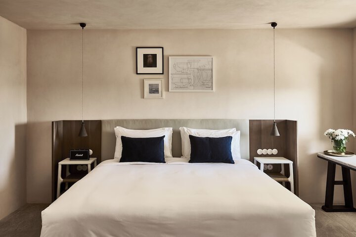 Room 10 of 163