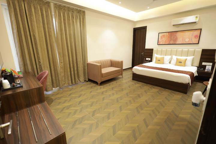 Room 9 of 40