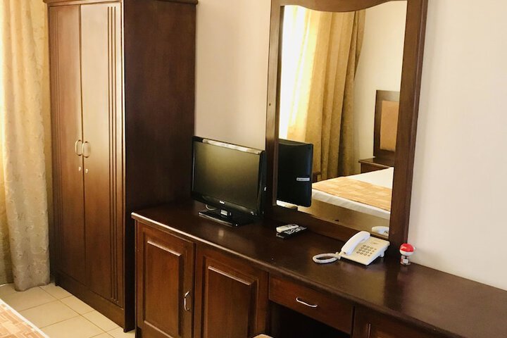 Room 16 of 47