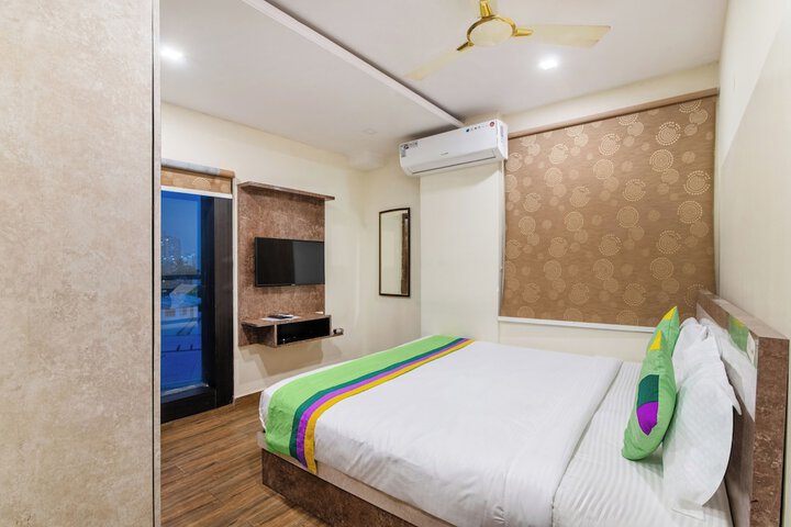 Room 8 of 39