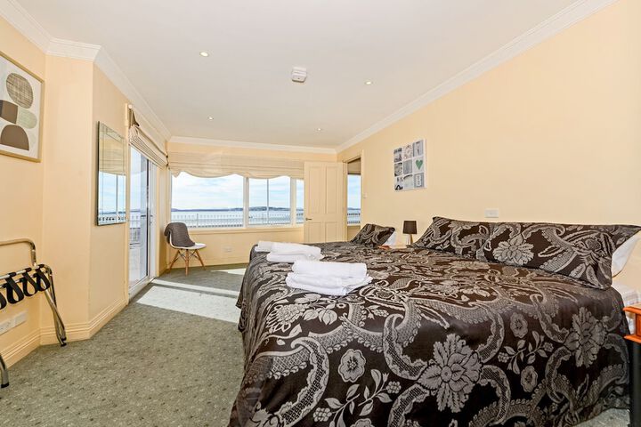 Room 16 of 24