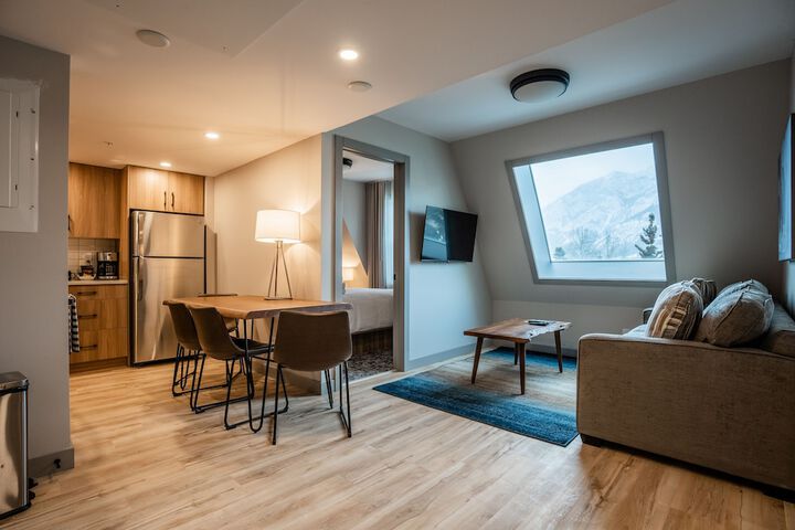 Room 33 of 66