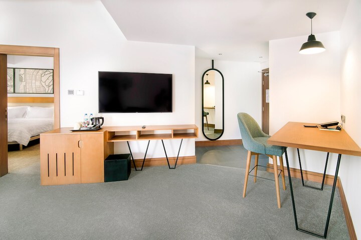 Room 26 of 143