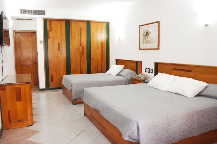 Room 9 of 30
