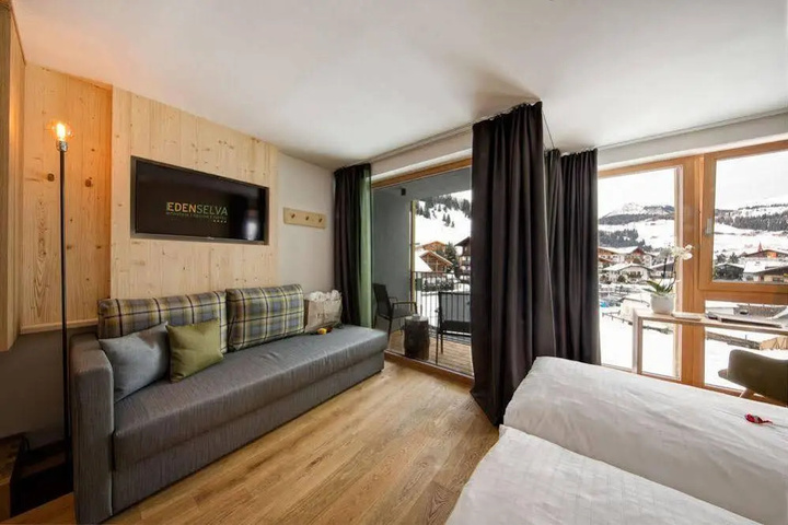 Room 2 of 26