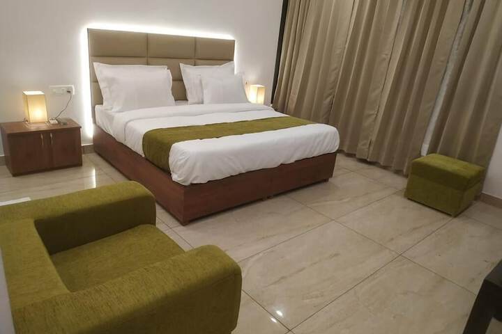 Room 8 of 19
