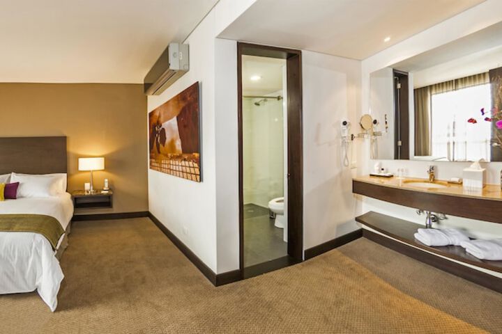 Room 4 of 54